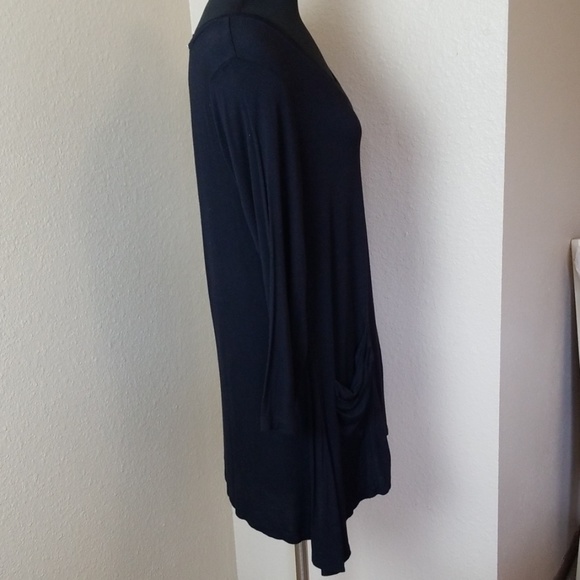 LOGO Long Sleeve Vneck Black Top - Picture 3 of 6